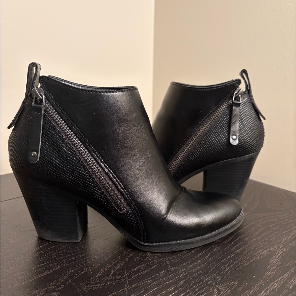 Black Ankle Boots with Zipper Detail